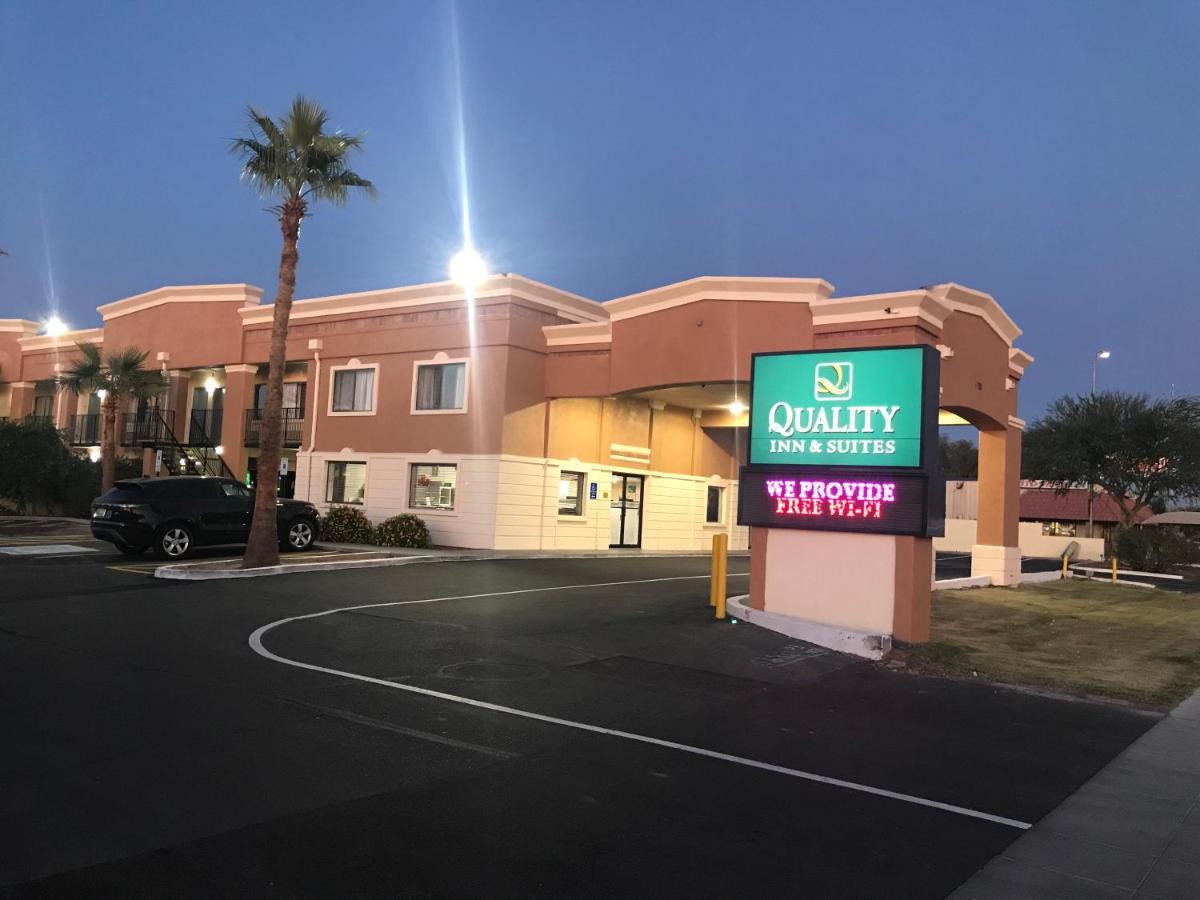 Quality Inn & Suites Near Downtown Mesa Exterior photo